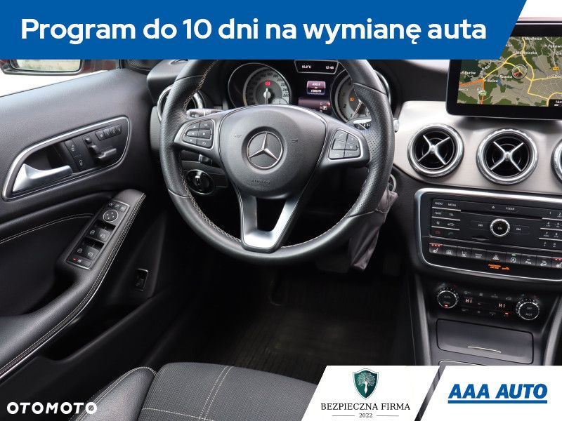 Mercedes-Benz GLA - 8