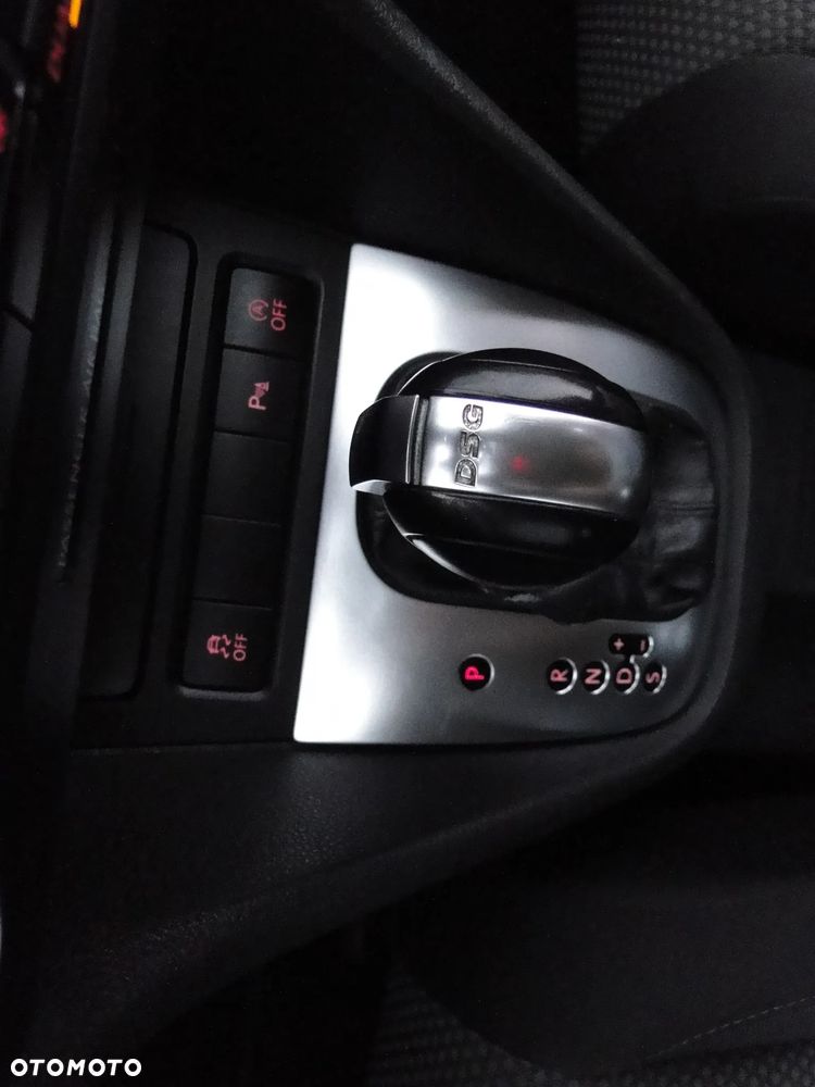 Volkswagen Golf 2.0 TDI DPF BlueMotion Technology DSG Comfortline - 32