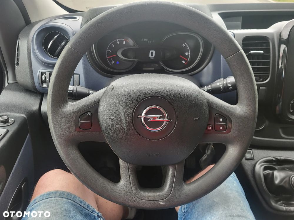 Opel Vivaro - 32