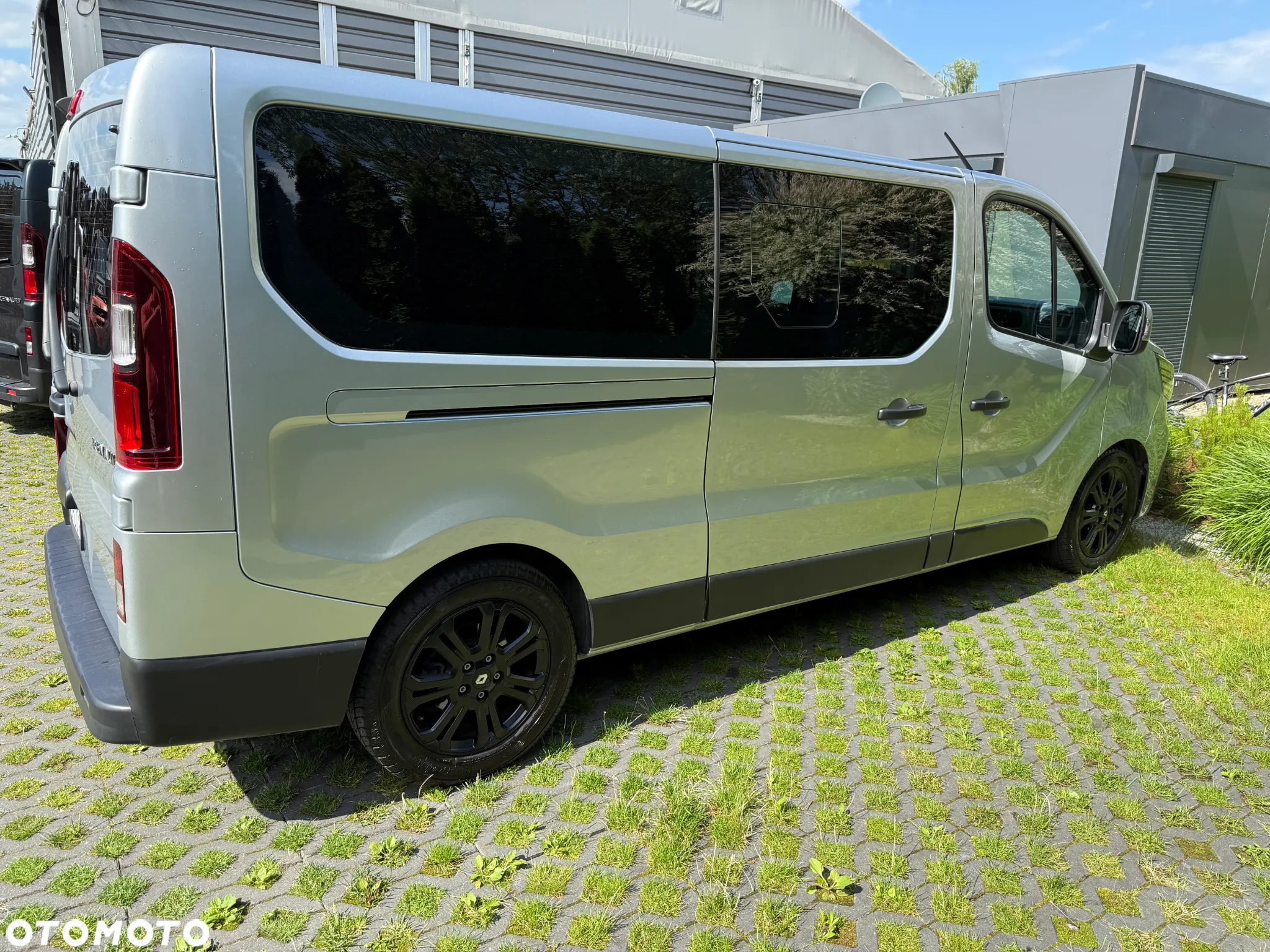 Renault Trafic 2.0 dCi L2H1 HD Extra (bryg.) - 10