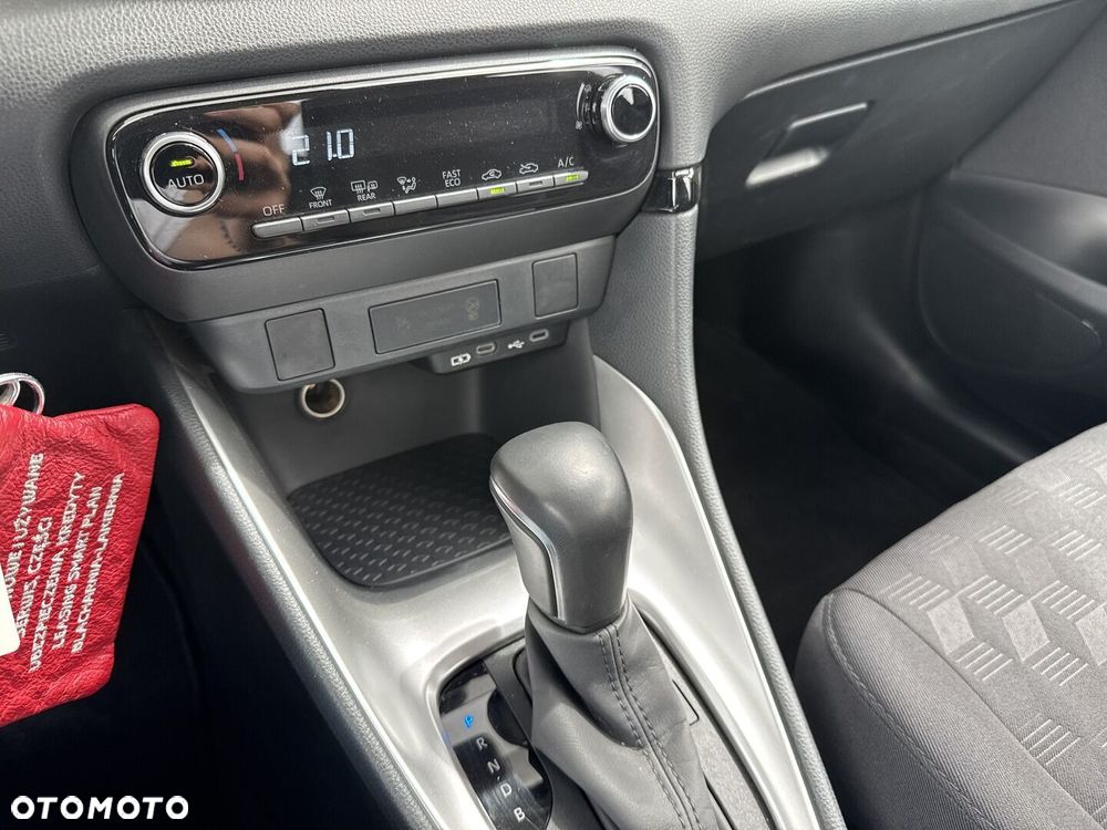 Toyota Yaris - 25