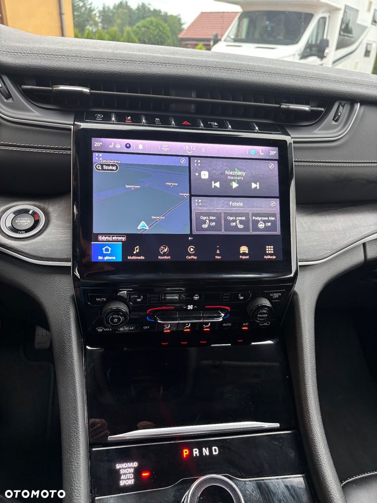 Jeep Grand Cherokee - 9