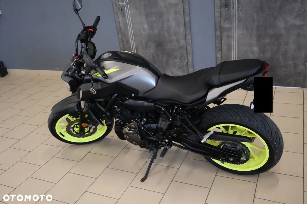 Yamaha MT - 19