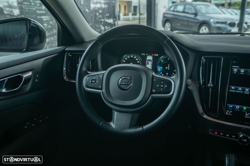 Volvo V60 2.0 B4 Essential Auto - 10