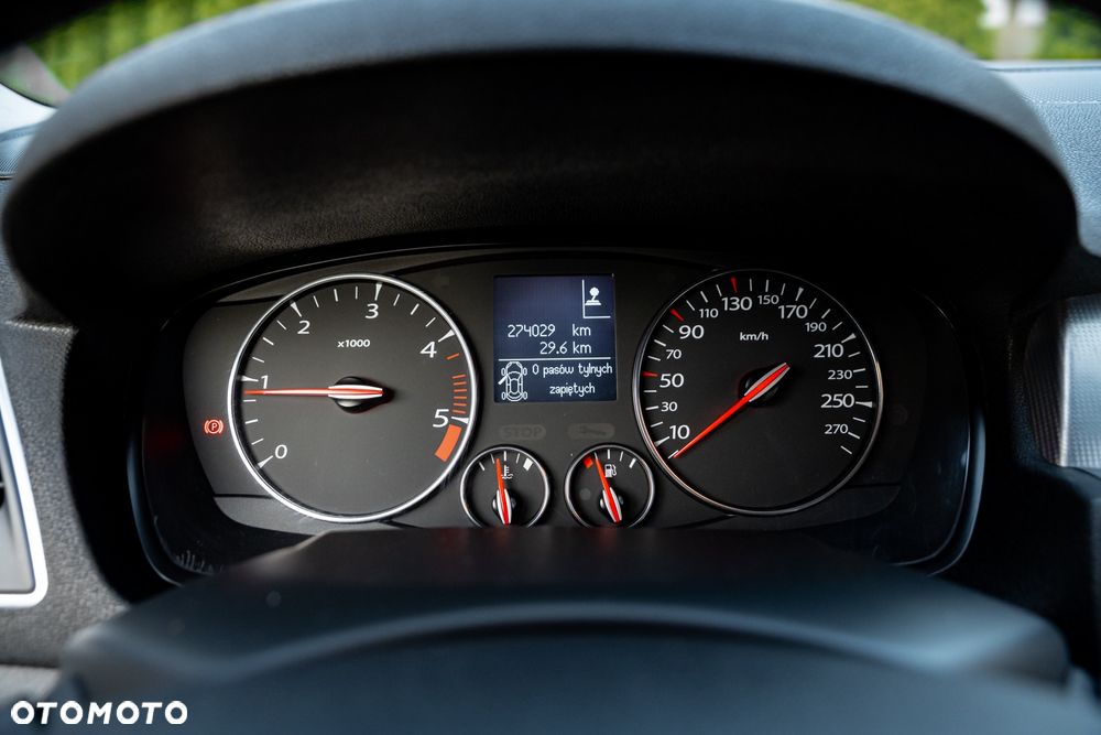 Renault Laguna dCi 180 FAP GT - 29