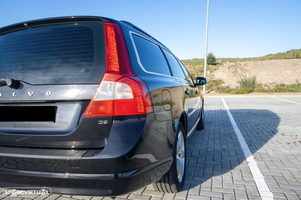 Volvo V70 2.4 D5 Nivel 3 Geartronic - 11