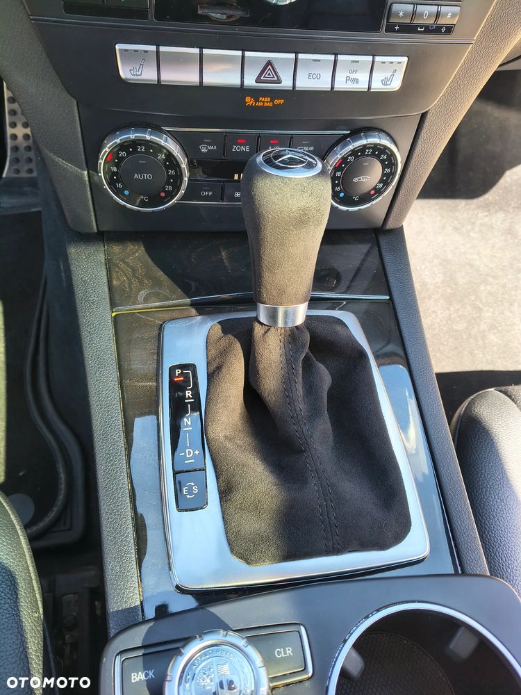 Mercedes-Benz Klasa C 350 4Matic (BlueEFFICIENCY) 7G-TRONIC Avantgarde - 34