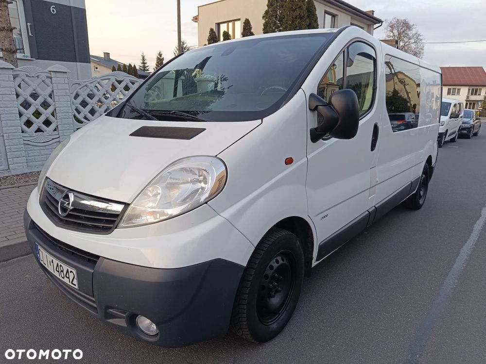 Opel Vivaro - 1