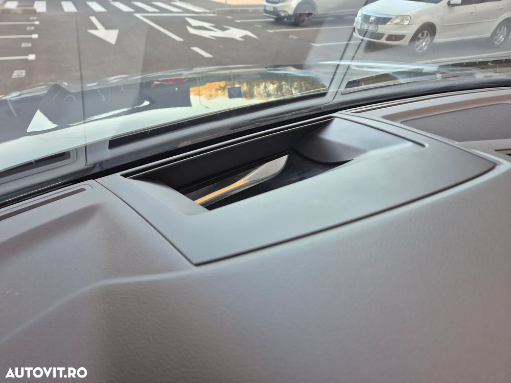 Volkswagen Touareg 3.0 V6 TDI SCR 4Motion Automatik R-Line - 22