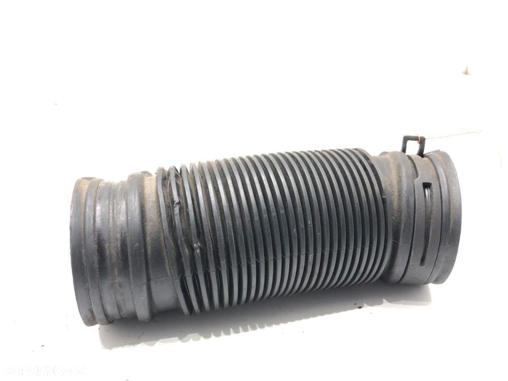 RURA POWIETRZA  VW GOLF VII (5G1, BQ1, BE1, BE2) 2012 - 2022 1.4 TSI 90 kW [122 KM] benzyna 2012 - - 1