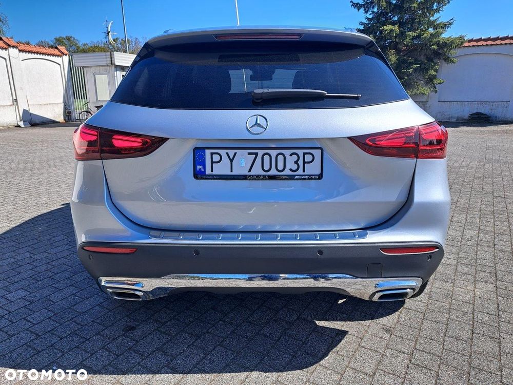 Mercedes-Benz GLA 180 d - 8