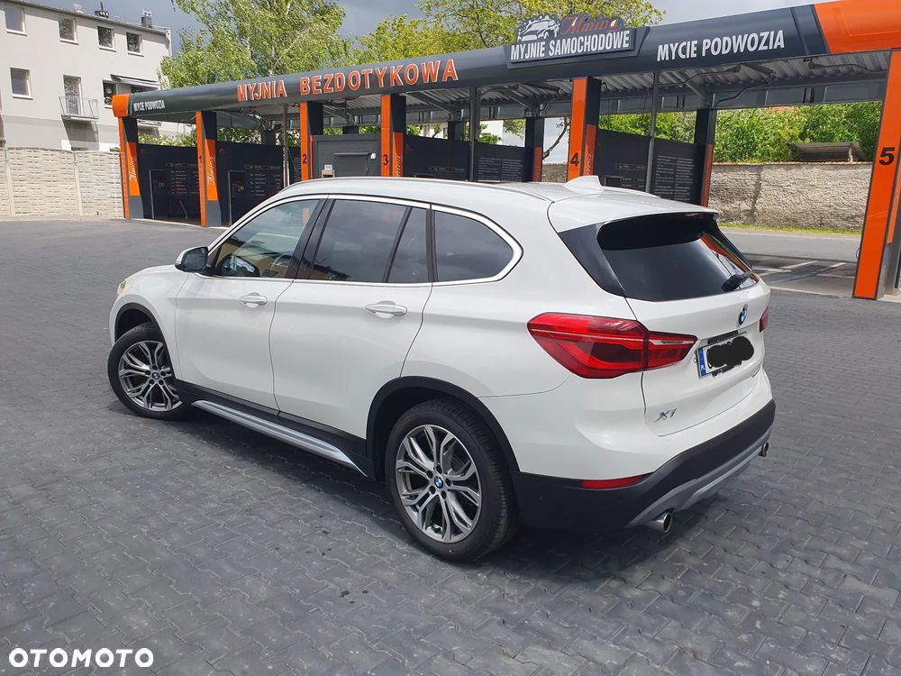 BMW X1 xDrive25i xLine - 6
