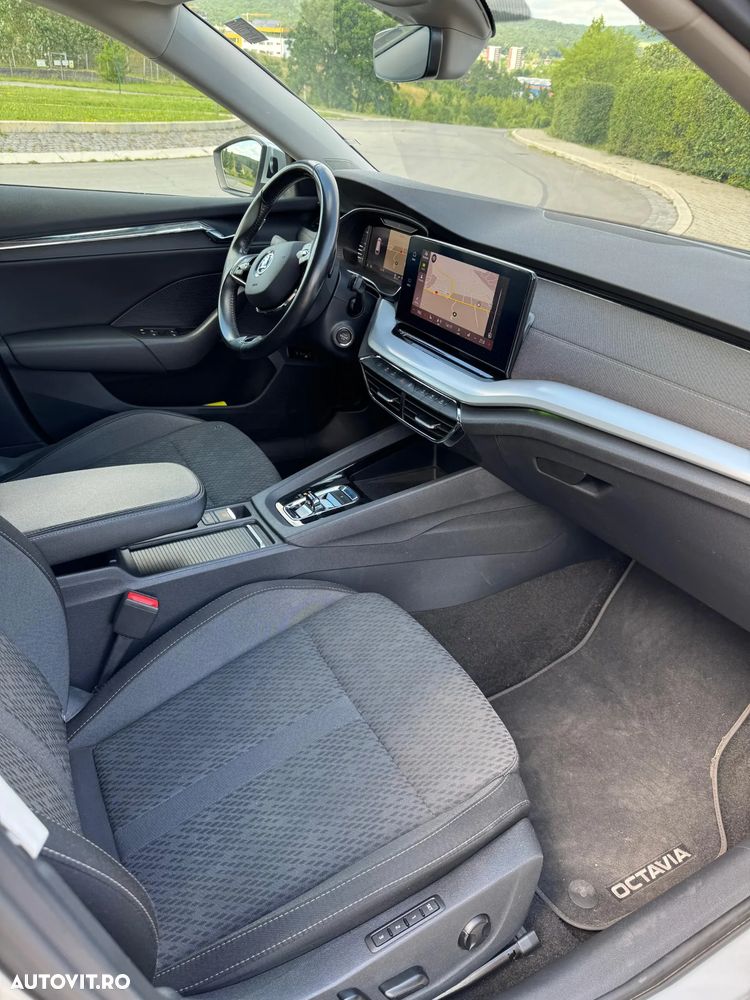 Skoda Octavia 2.0 TDI DSG Ambition - 2