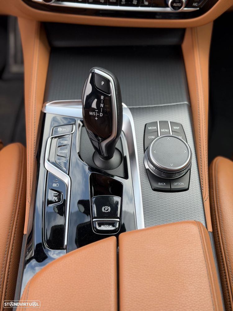 BMW 520 e Pack M - 15