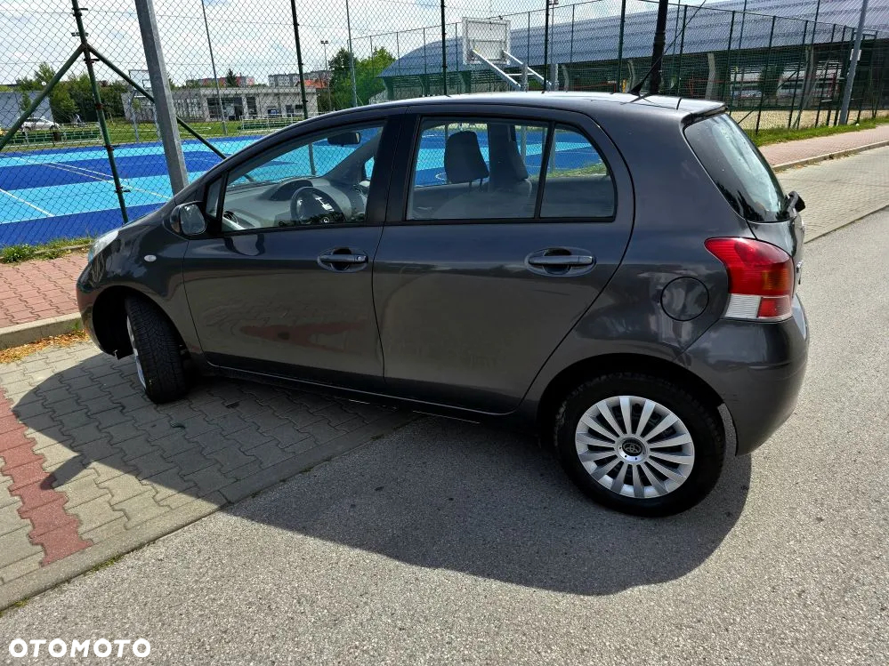 Toyota Yaris 1.33 VVT-i Cool - 4