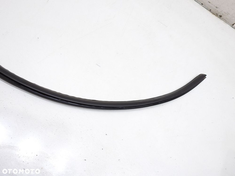 USZCZELKA SZYBY CZOŁOWEJ GÓRNA MERCEDES W203 - 3