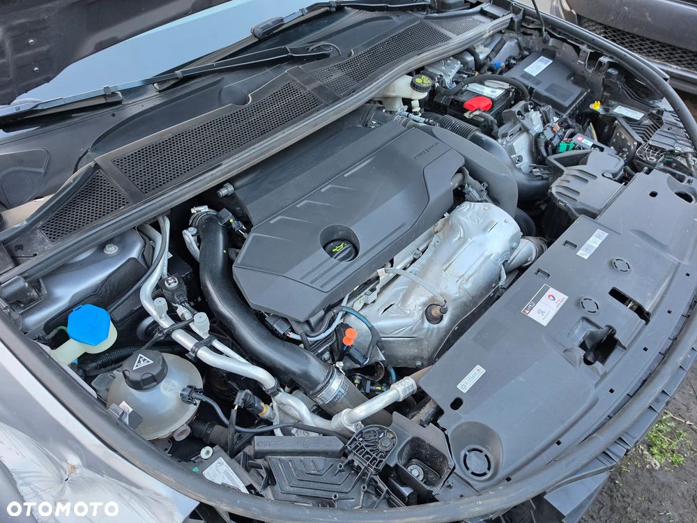 Peugeot 308 1.6 Hybrid PHEV Allure EAT8 - 25