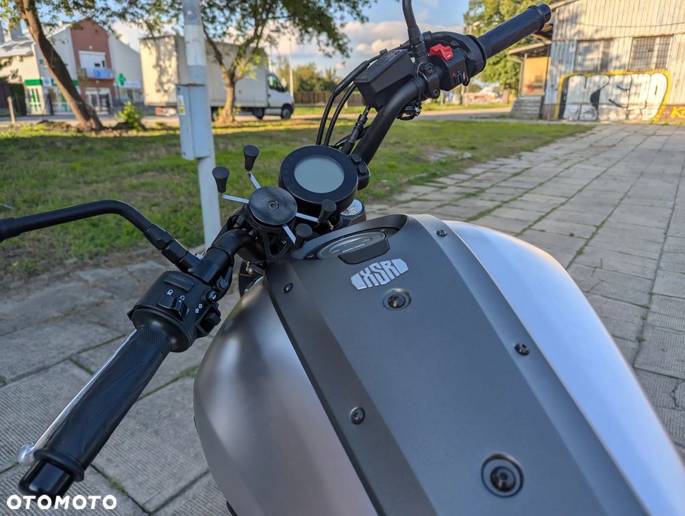 Yamaha XSR - 19