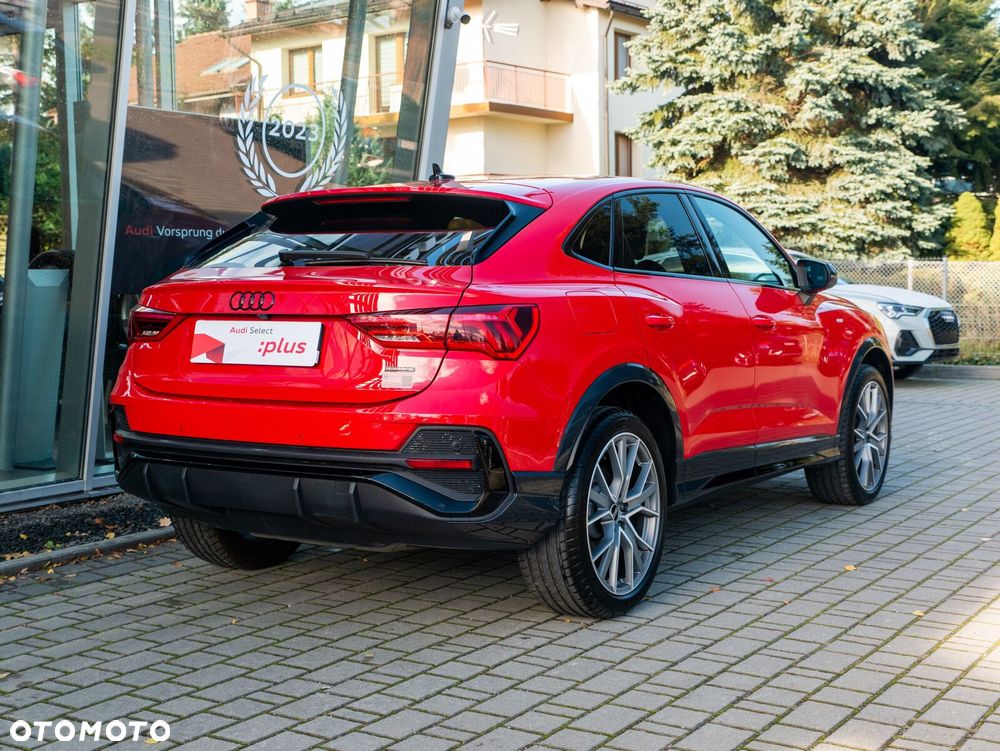 Audi Q3 Sportback - 12