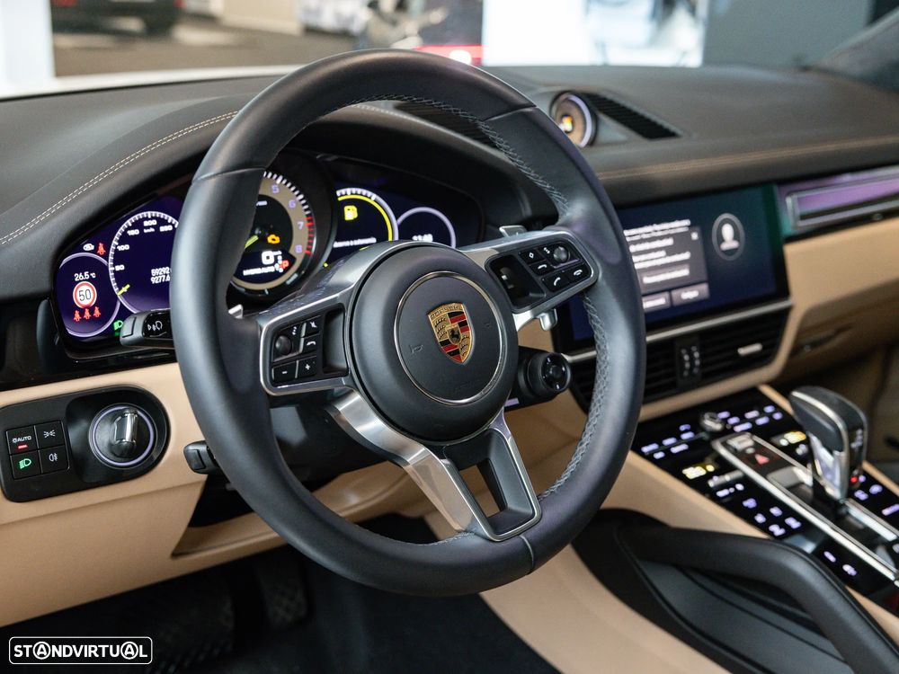 Porsche Cayenne Coupé E-Hybrid Platinum Edition - 26