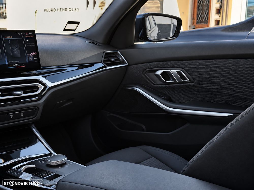 BMW 320 d Auto - 14