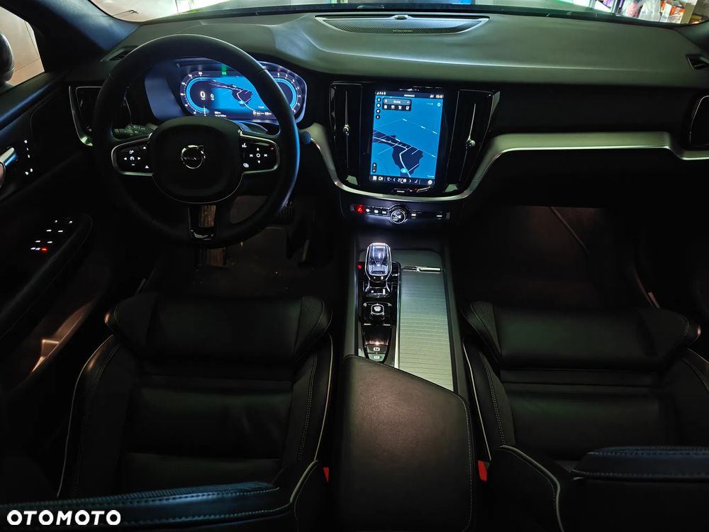 Volvo S60 B5 B AWD Plus Dark - 15