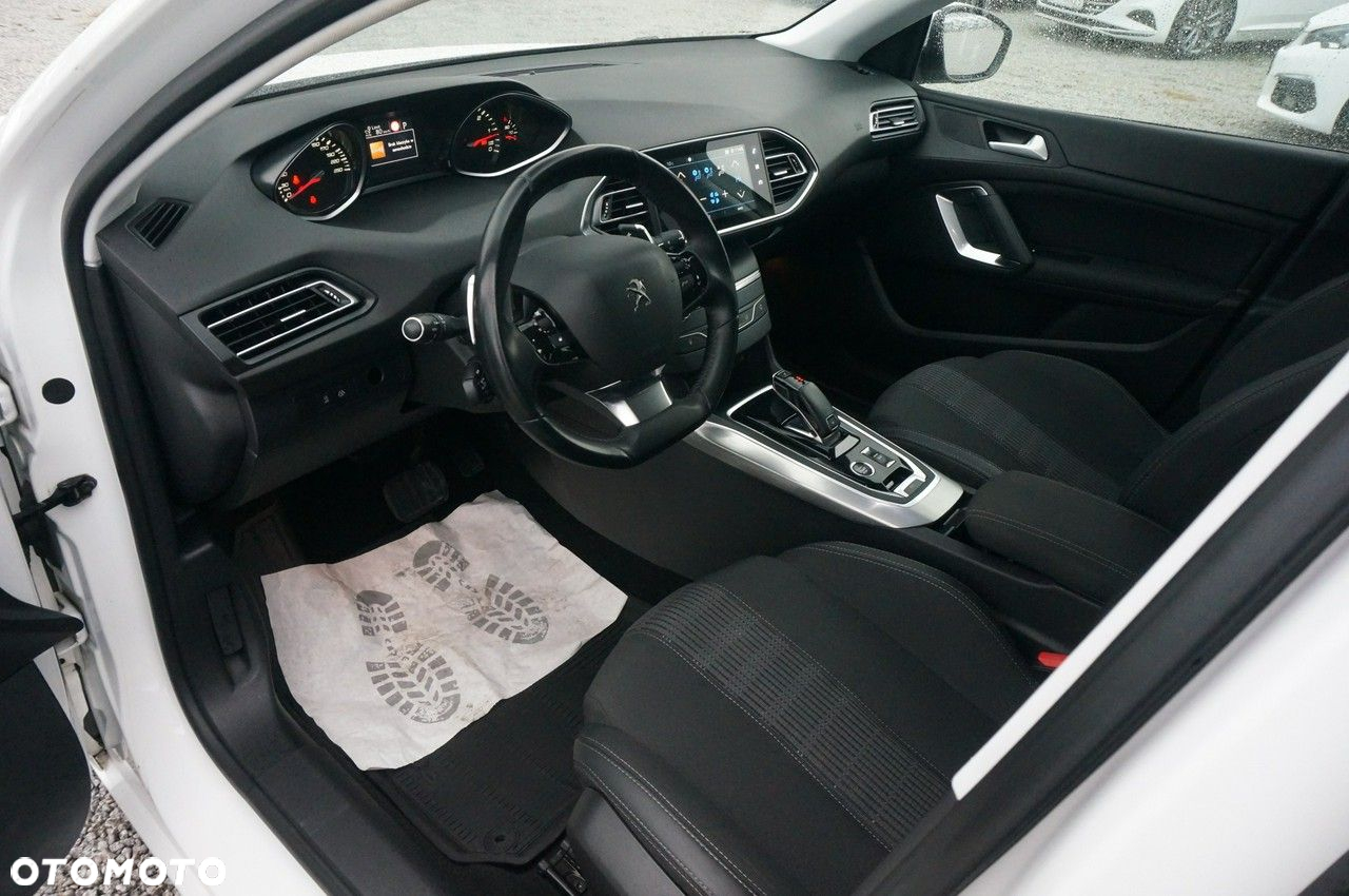 Peugeot 308 1.5 BlueHDi Allure Pack S&S EAT8 - 20