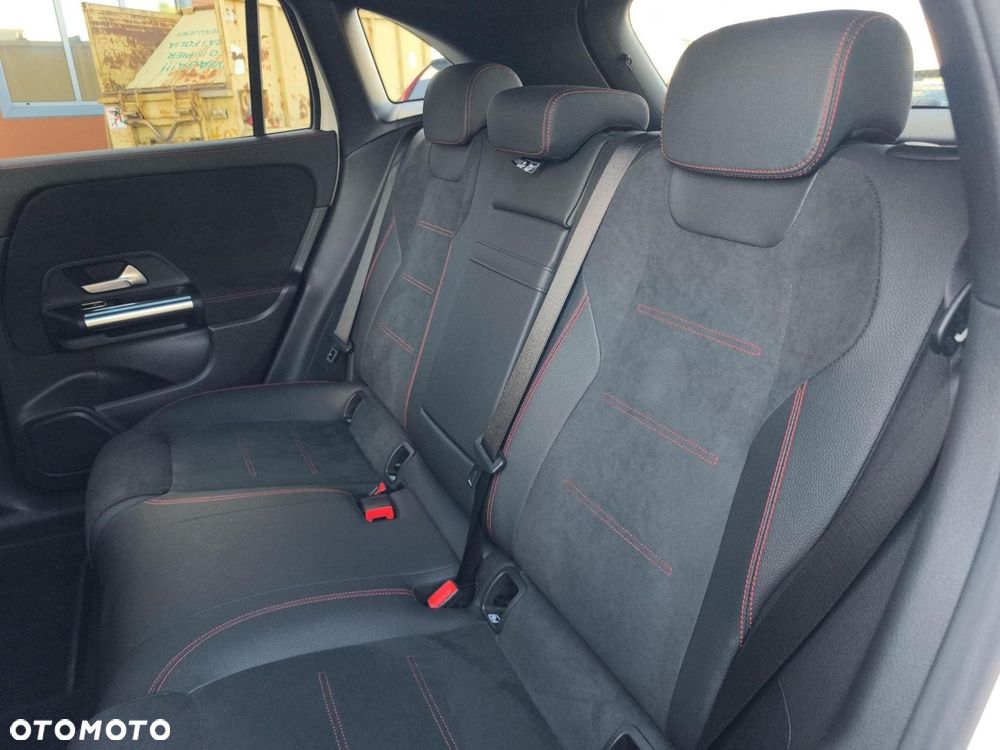 Mercedes-Benz EQA - 21