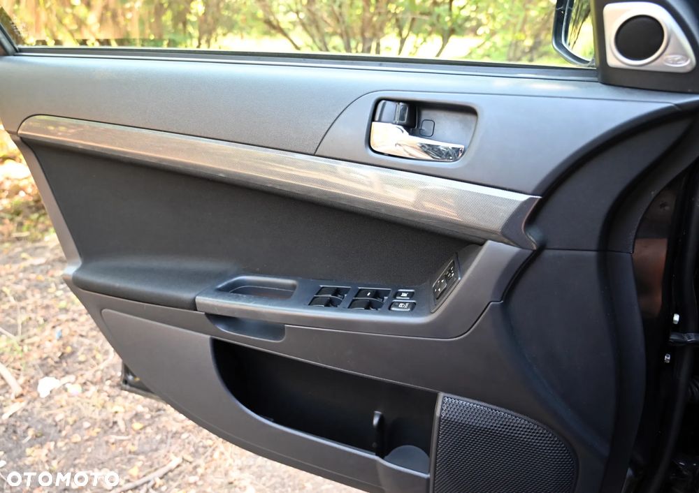 Mitsubishi Lancer - 31