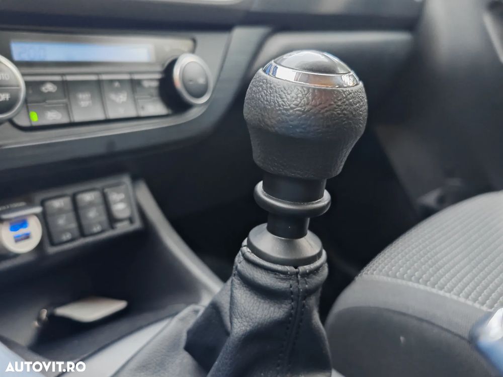 Toyota Auris 1.3 Dual VVT-i Terra - 22