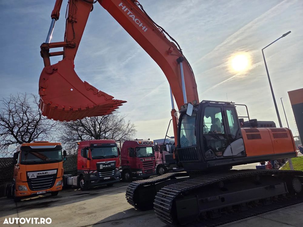 Hitachi ZX350, 2018, 8.061h, cupa noua, Masa operationala 35,6t, Inst hidr pe picon pe brate, inst hidr rotire, gresare automata, senile 90% ok, 3 pompe hidr HITACHI, produs in JAPONIA, Isuzu 282CP, Ad sapare 7,5m, ridica 22t, STARE F BUNA-PROMOTIE 89.900EUR - 24