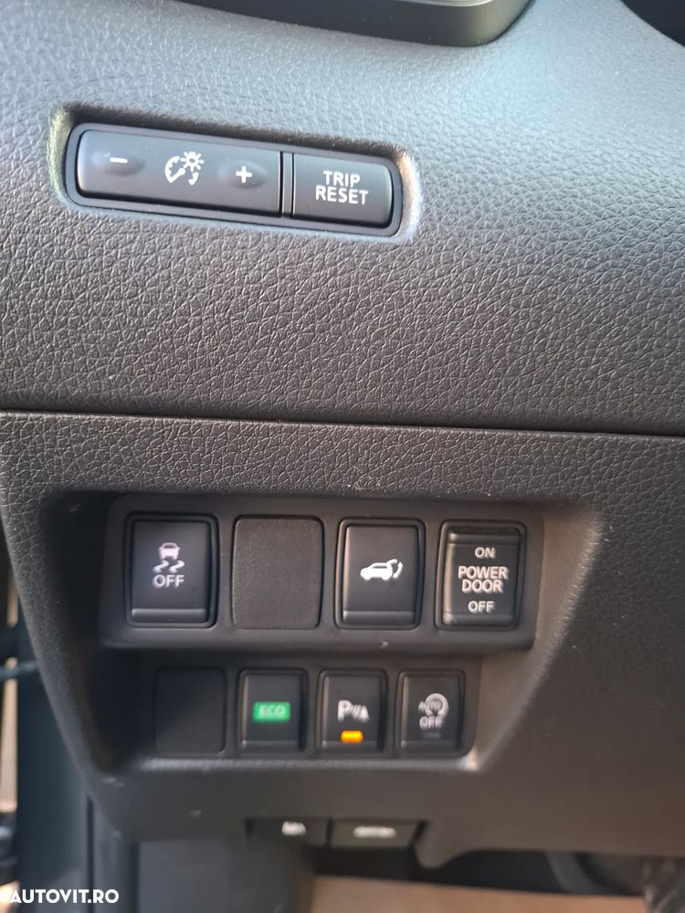 Nissan X-Trail 1.6 dCi Xtronic Tekna - 29