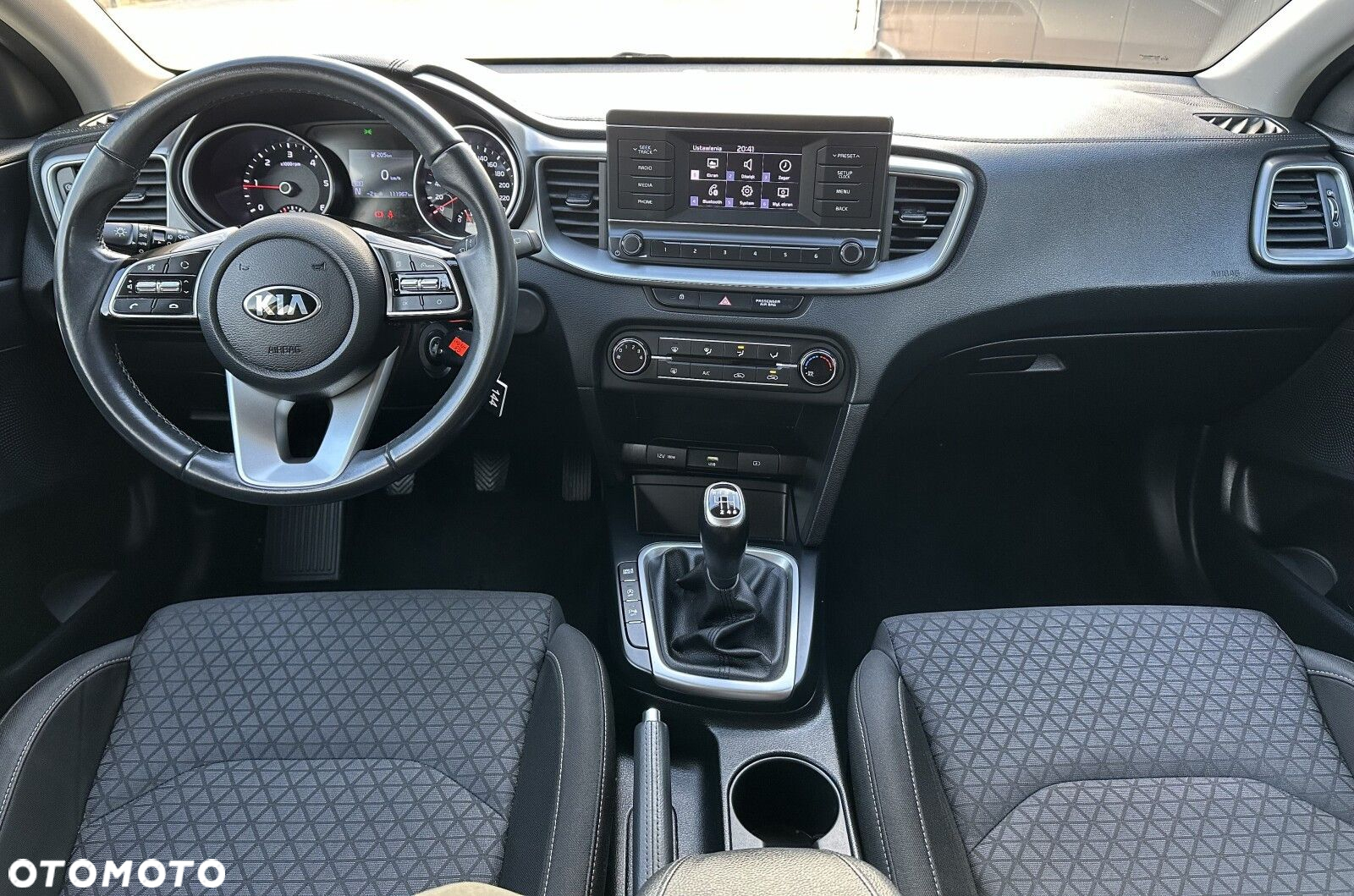Kia Ceed - 13