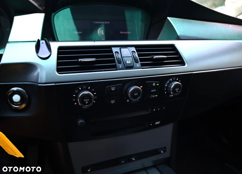 BMW Seria 5 530xi - 30