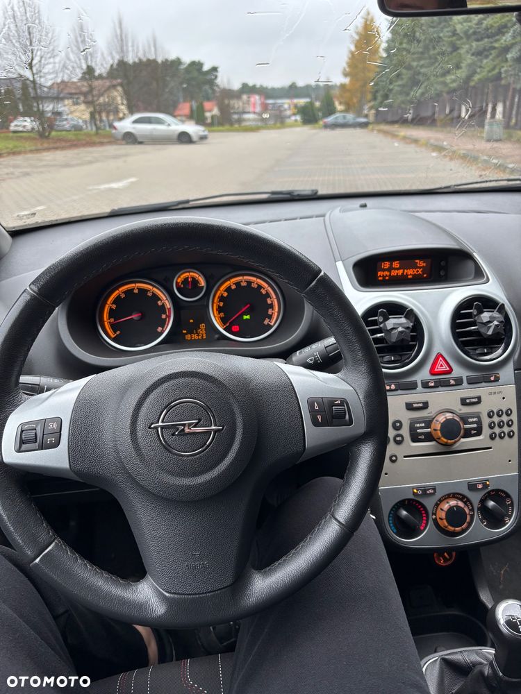 Opel Corsa 1.4 16V Limited Edition - 10