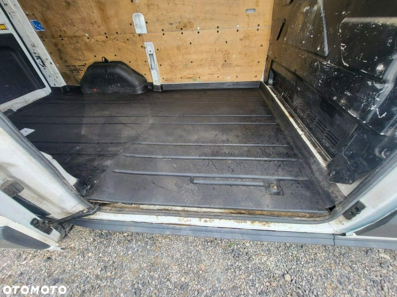 Ford Transit - 25