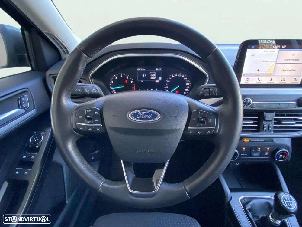Ford Focus SW - 16