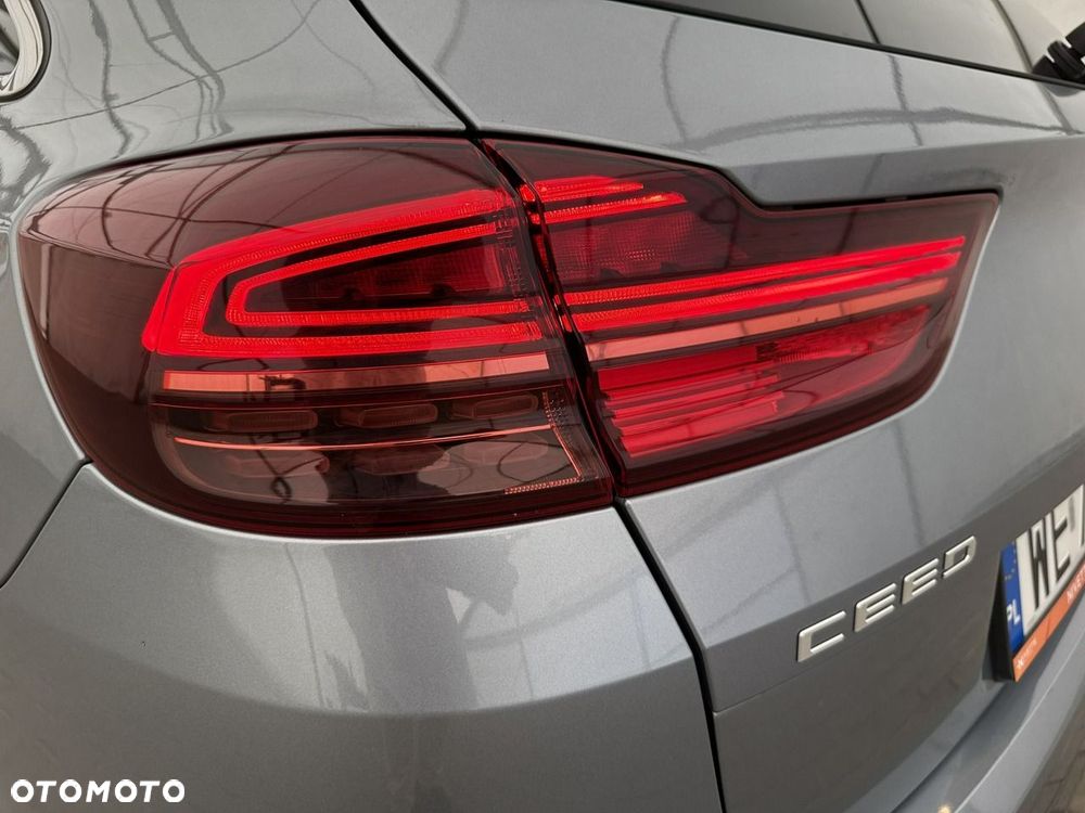 Kia Ceed - 30