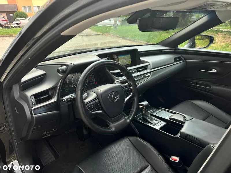 Lexus ES - 14