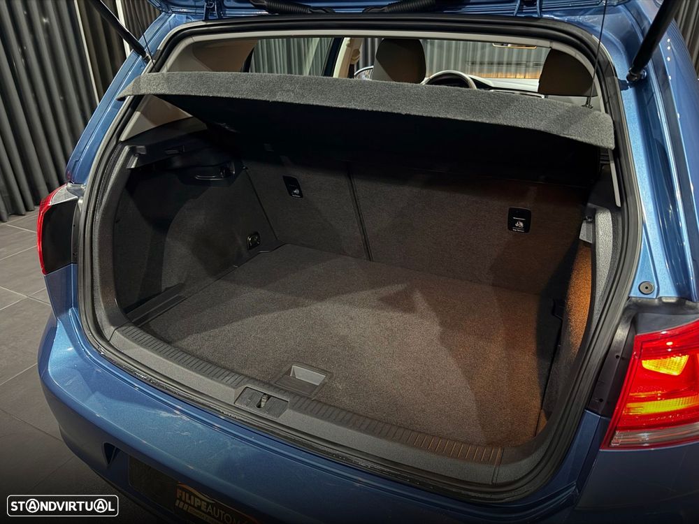 VW Golf 1.6 TDI Confortline - 32