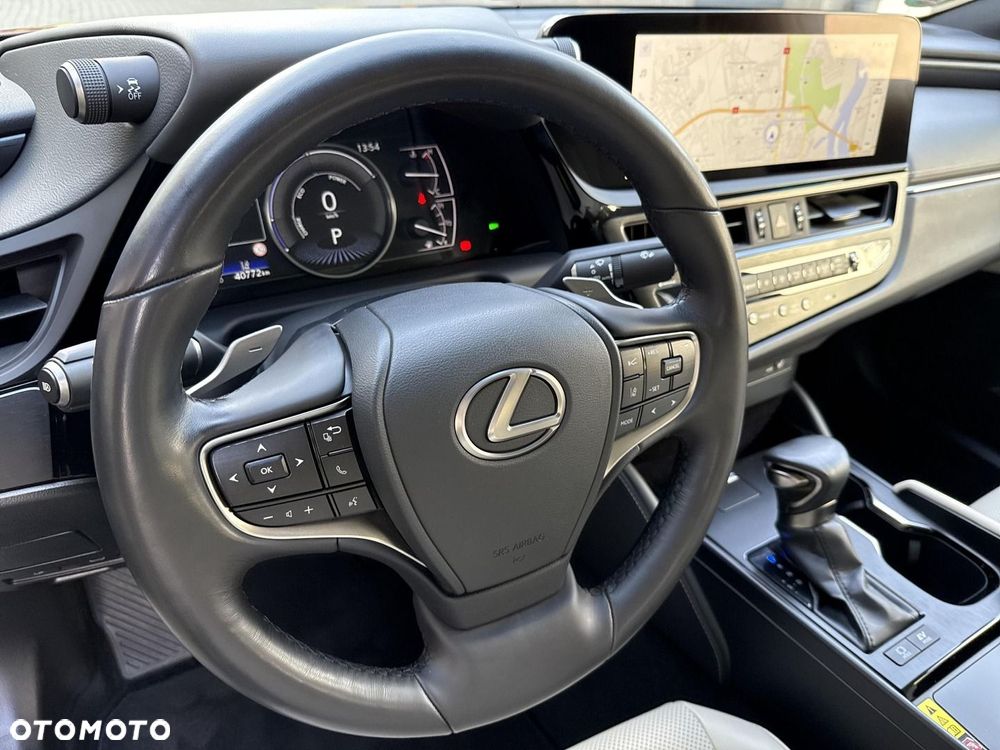 Lexus ES 300h Business Edition - 9