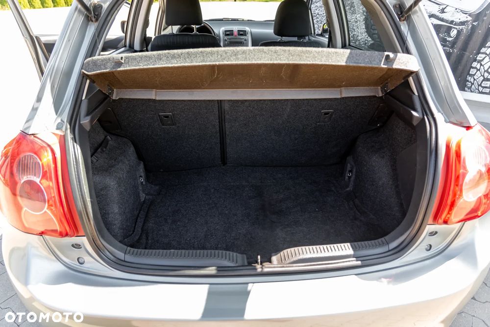 Toyota Auris 1.33 VVT-i Terra - 15