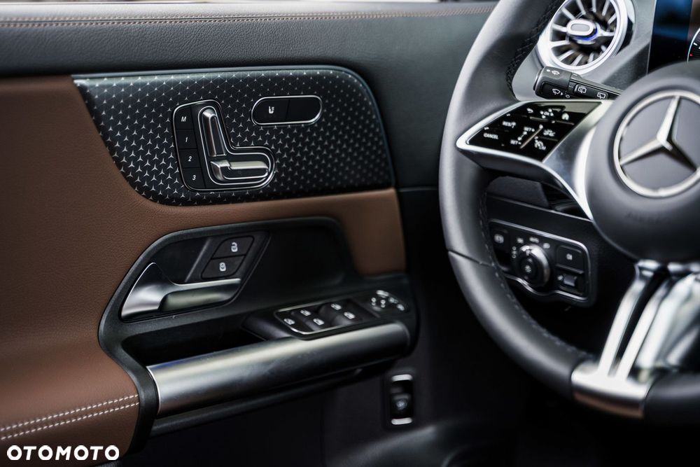 Mercedes-Benz GLA - 21