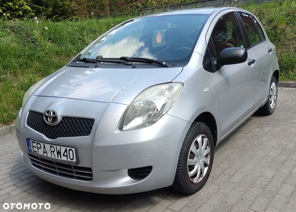 Toyota Yaris - 1