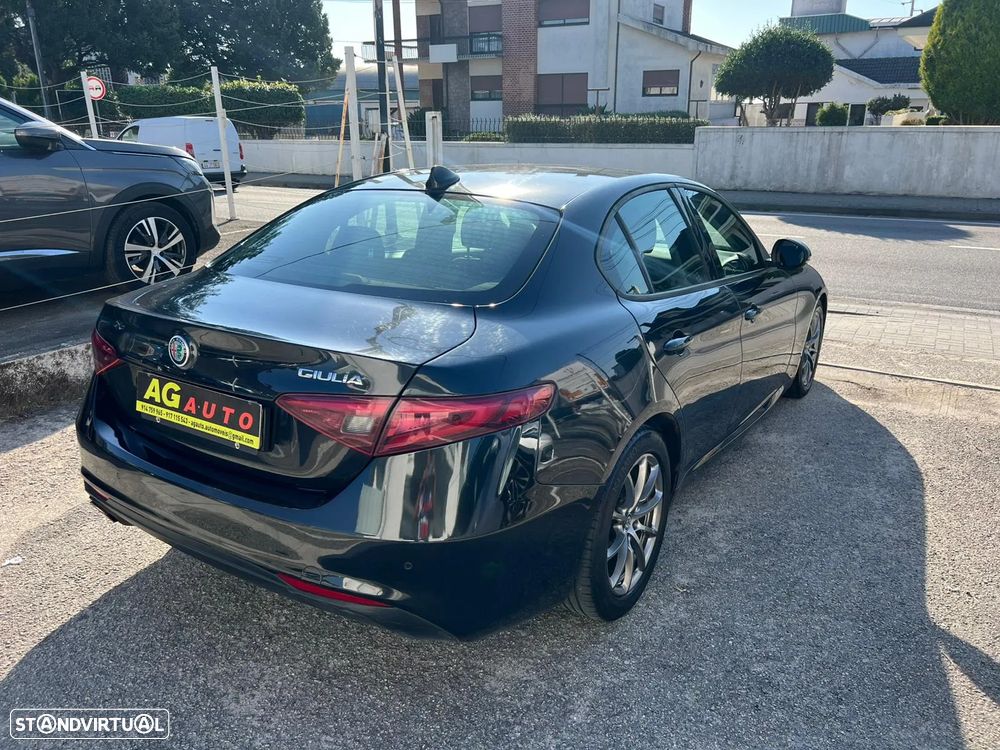 Alfa Romeo Giulia 2.2 D - 4