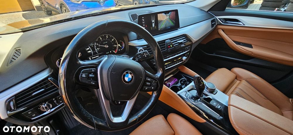 BMW Seria 5 520d Sport Line - 33