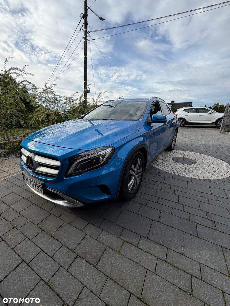 Mercedes-Benz GLA - 8