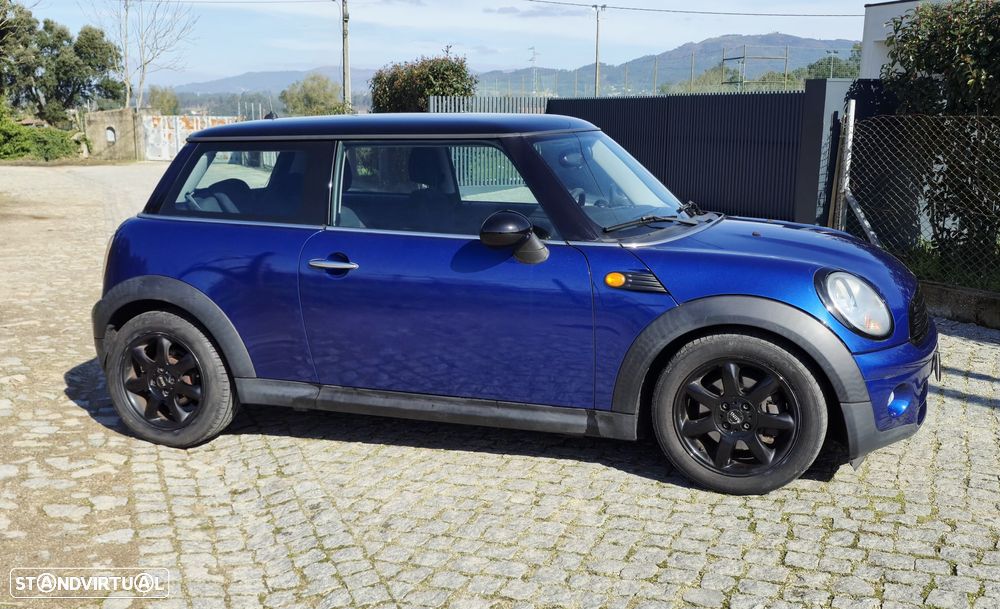 MINI 3 Portas Cooper D - 3