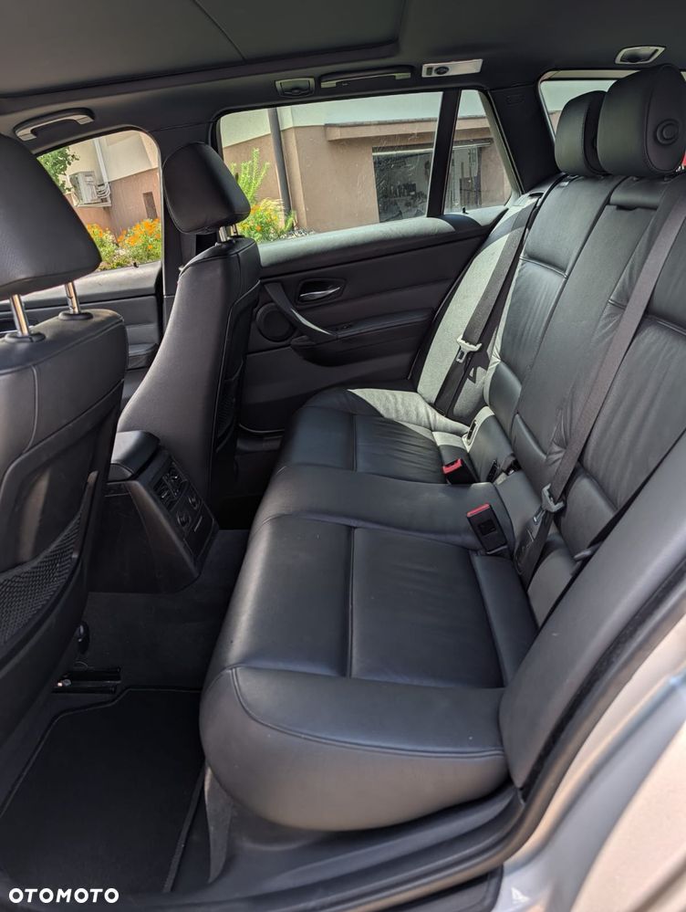BMW Seria 3 325d - 8
