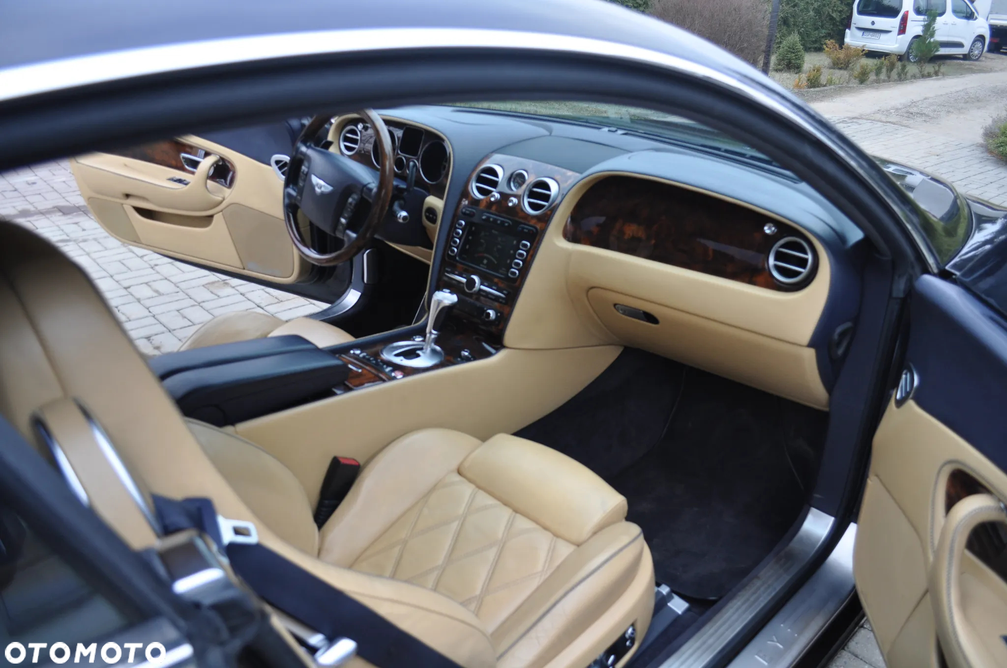 Bentley Continental GT Standard - 12